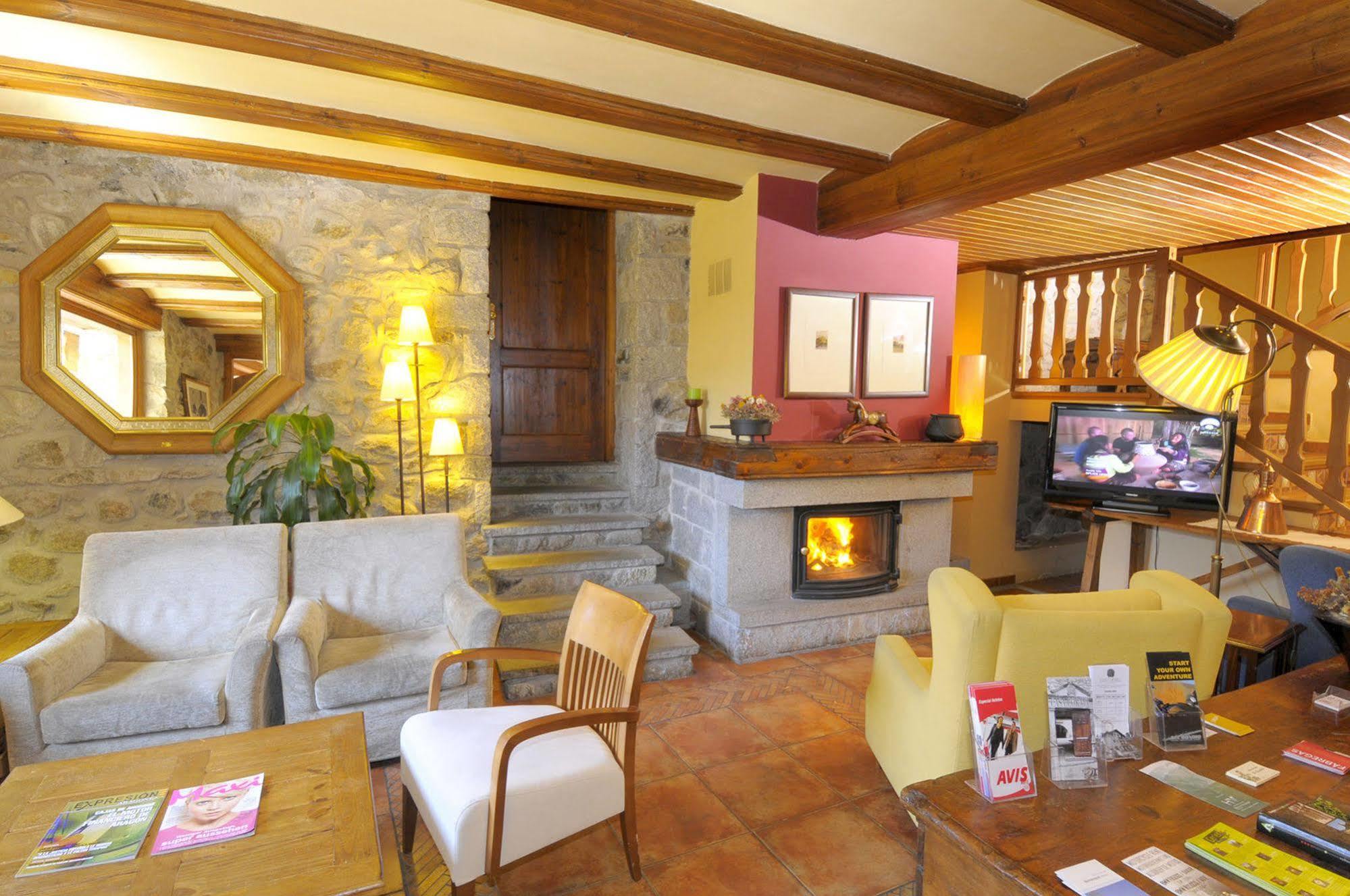 Hotel Casa Cornel Cerler Buitenkant foto